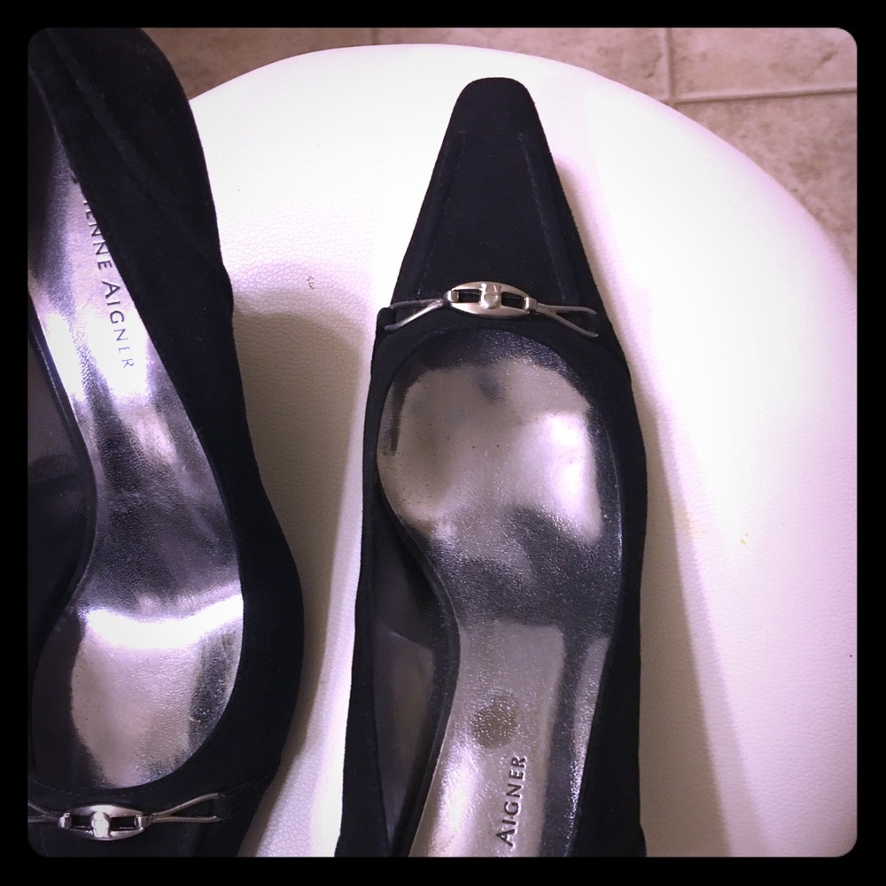Black suede pointy toe pumps